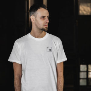 R/C MEN'S T-SHIRT OUTLINE // WHITE