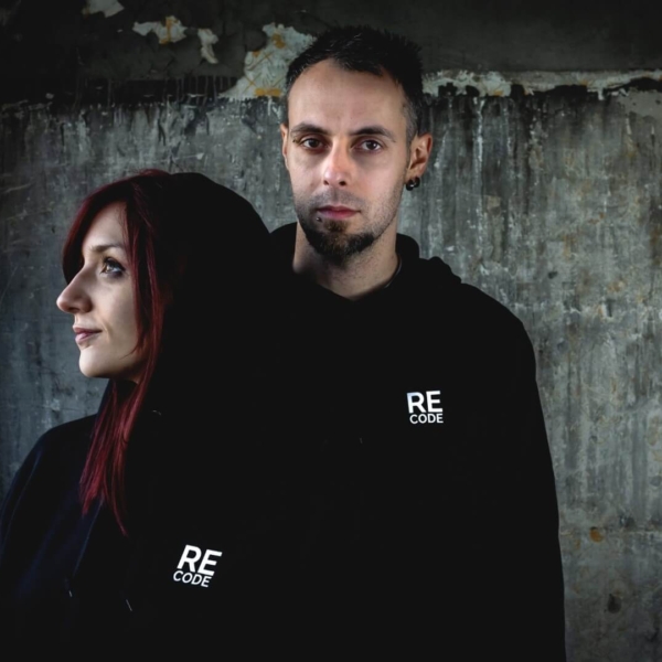 R/C HOODIE UNISEX // BLACK