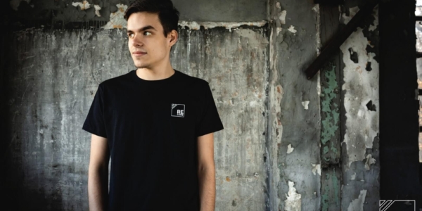 R/C MEN'S OUTLINE // BLACK